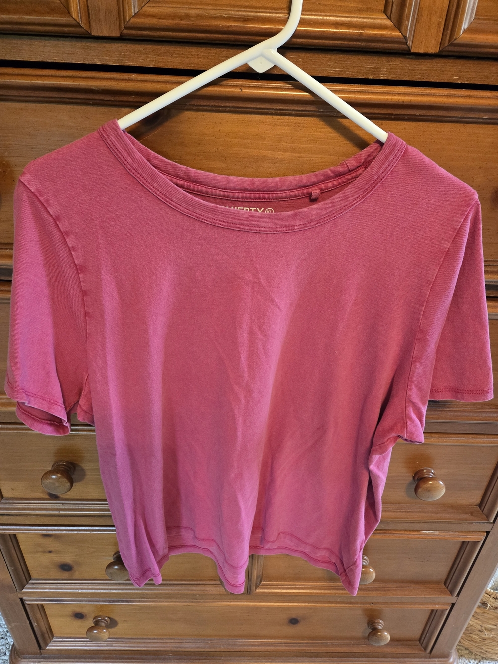 Faherty Short Sleeve Crew Tee in Sunwashed Red